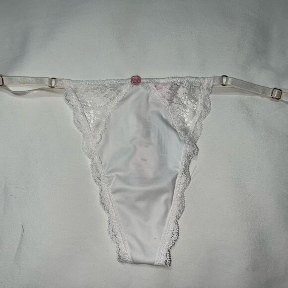 NWT- DREAM ANGELS
Lace-Trim Adjustable V-String Panty- size Medium - Picture 6 of 7